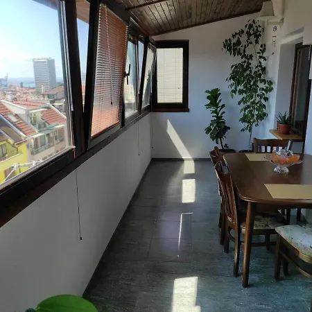 Spaciuos And Comfortable Lotus-top Location Daire