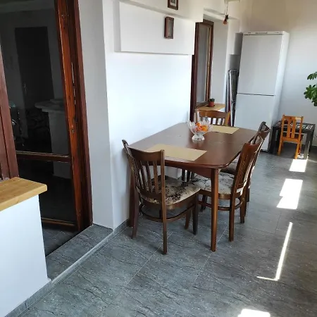 Daire Spaciuos And Comfortable Lotus-top Location